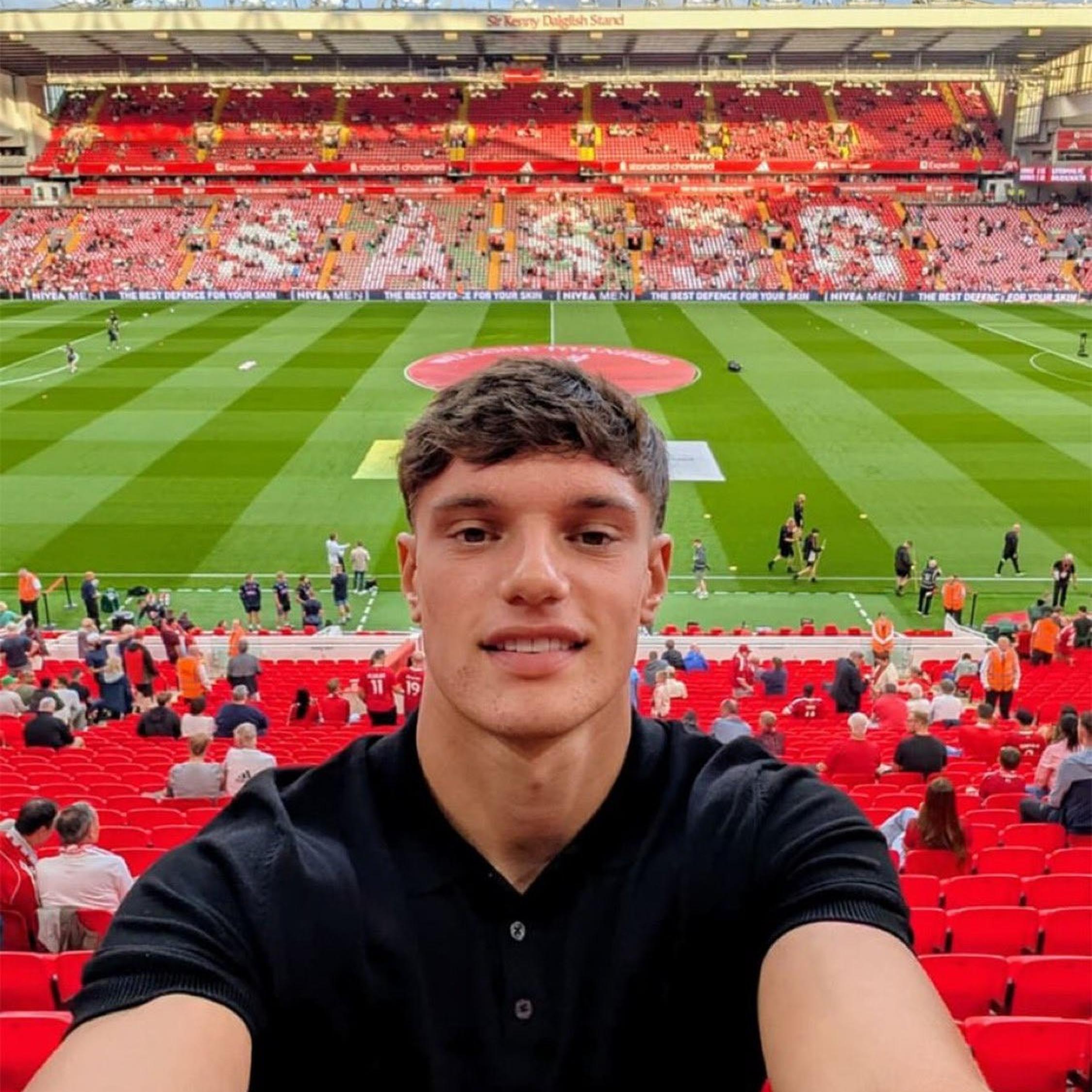 关于利物浦签下莱比锡RB新星，引起球迷热议的信息