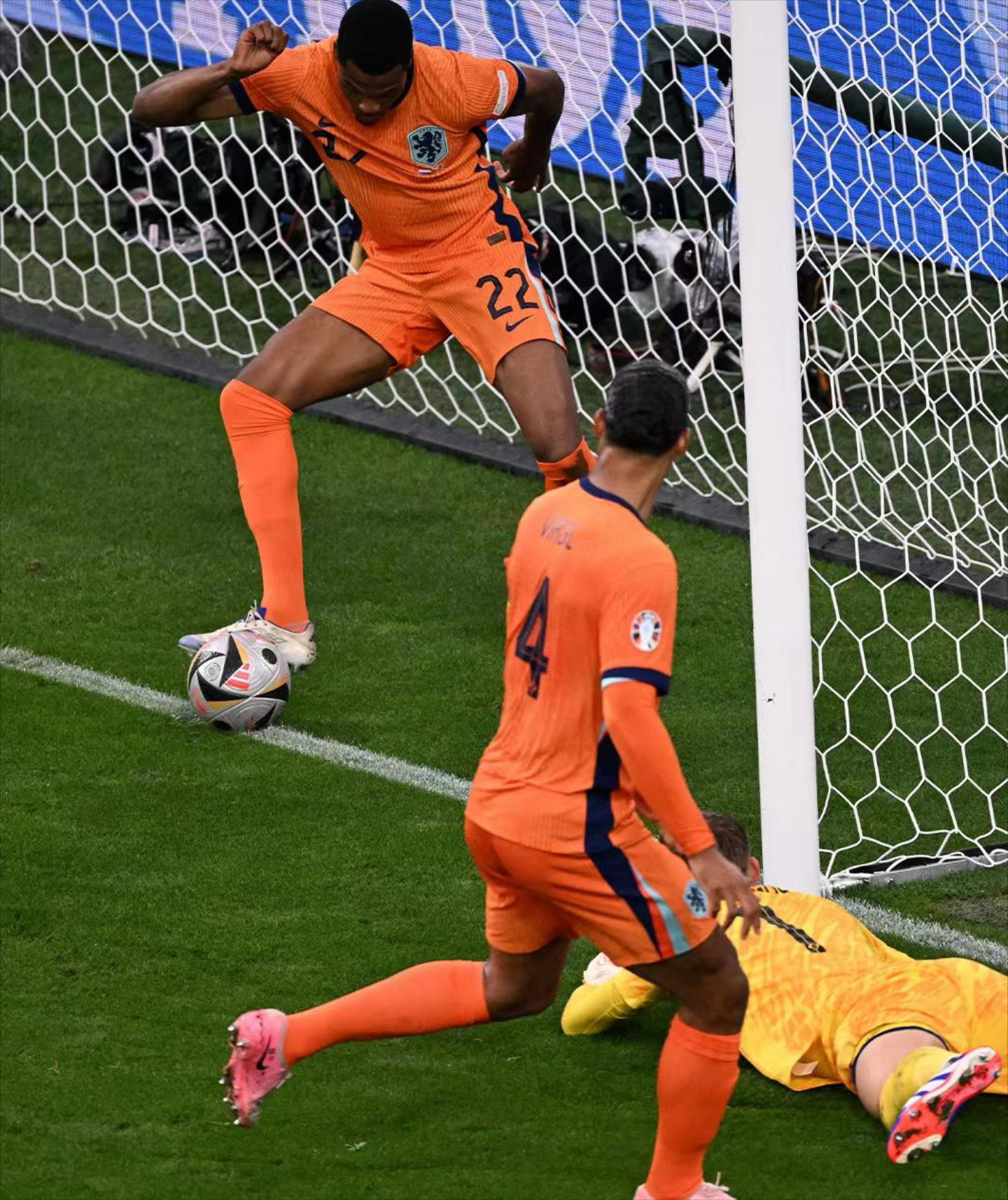 双方对阵，比分惊险变化令人震惊！的简单介绍