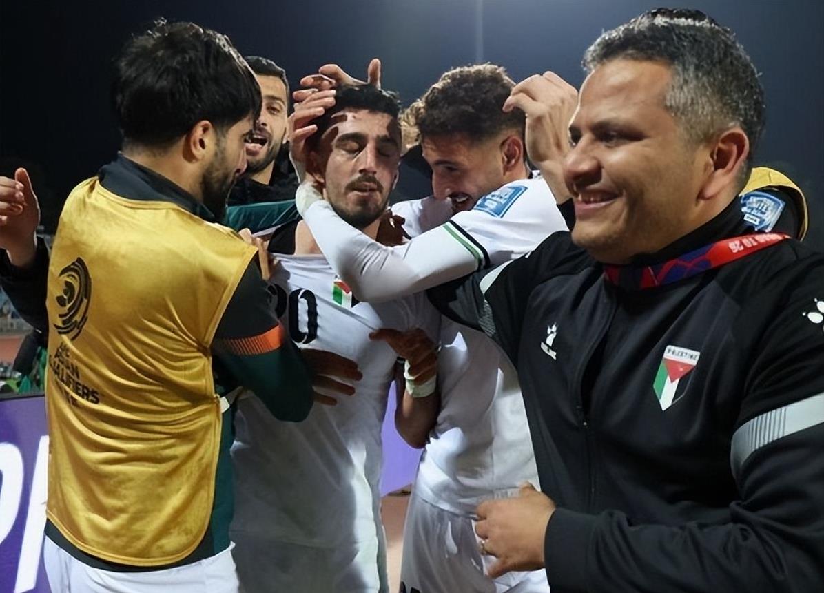 阿联酋球员受伤离场,对球队士气造成影响的简单介绍 阿联酋球员受伤离场,对球队士气造成影响的简单介绍