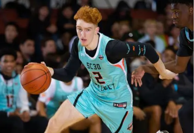 篮网小将崭露头角,成为球队希望之星 篮网小将崭露头角,成为球队希望之星